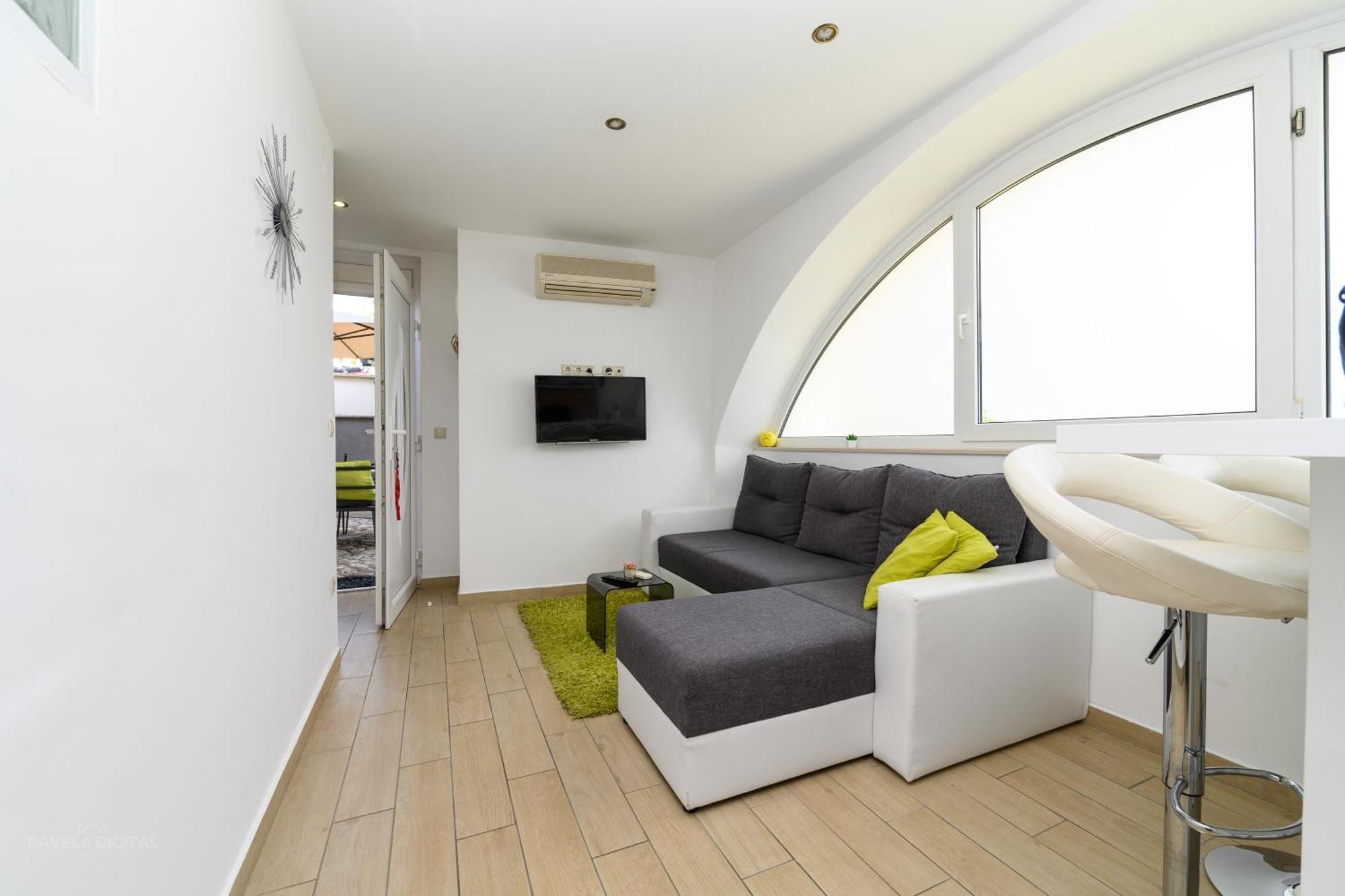 Apartments Maksim And Timon Krk Town Exterior foto