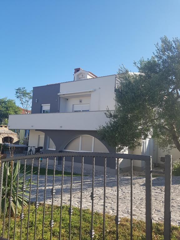 Apartments Maksim And Timon Krk Town Exterior foto