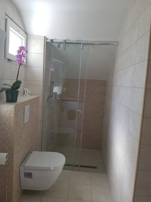 Apartments Maksim And Timon Krk Town Exterior foto